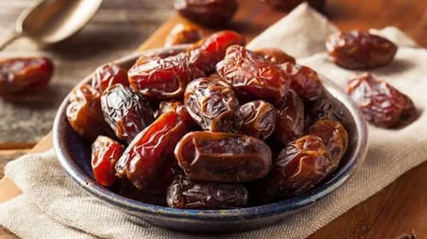 بهترین خرما زاهدی خشک + قیمت خرید عالی